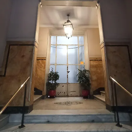 Brignole 招待所 *